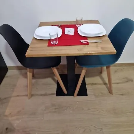 Tribunali Flat