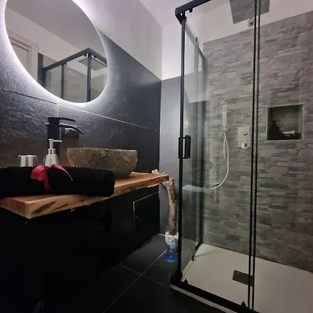 Tribunali Flat