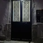 Tribunali Flat