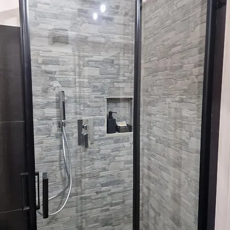 Tribunali Flat *